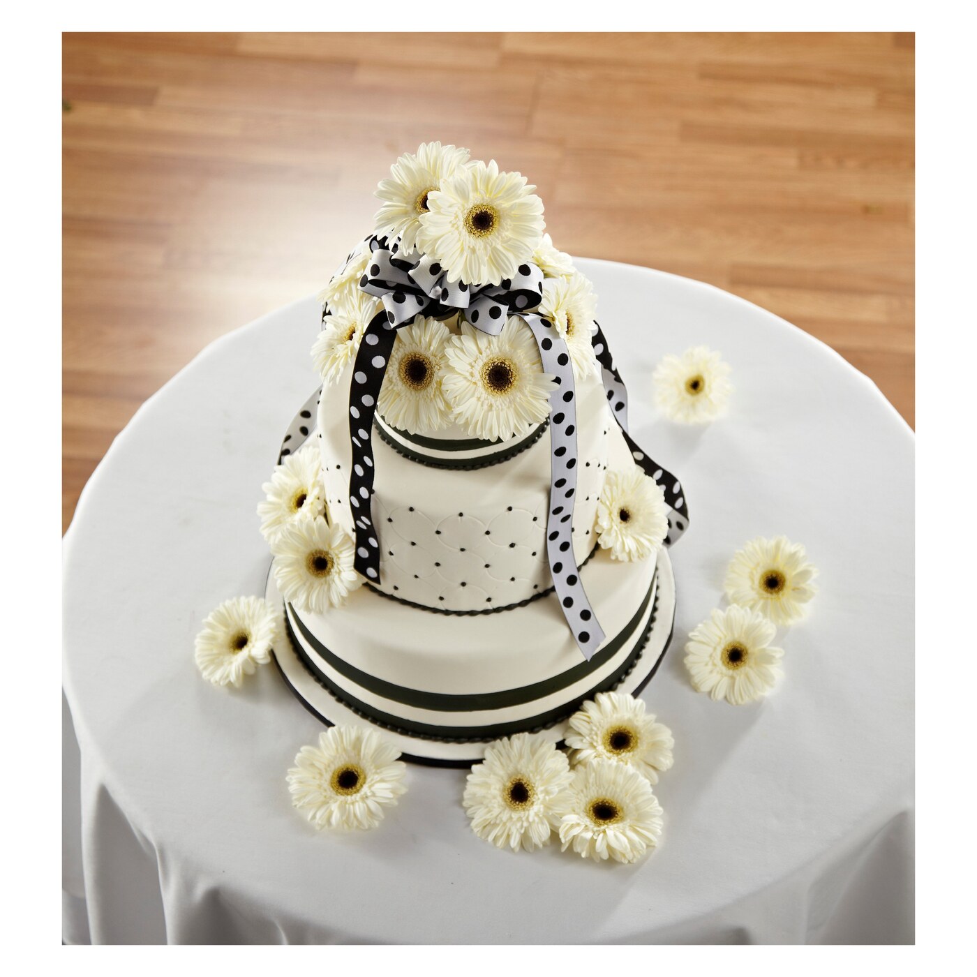 Simple Sophistication Cake Décor